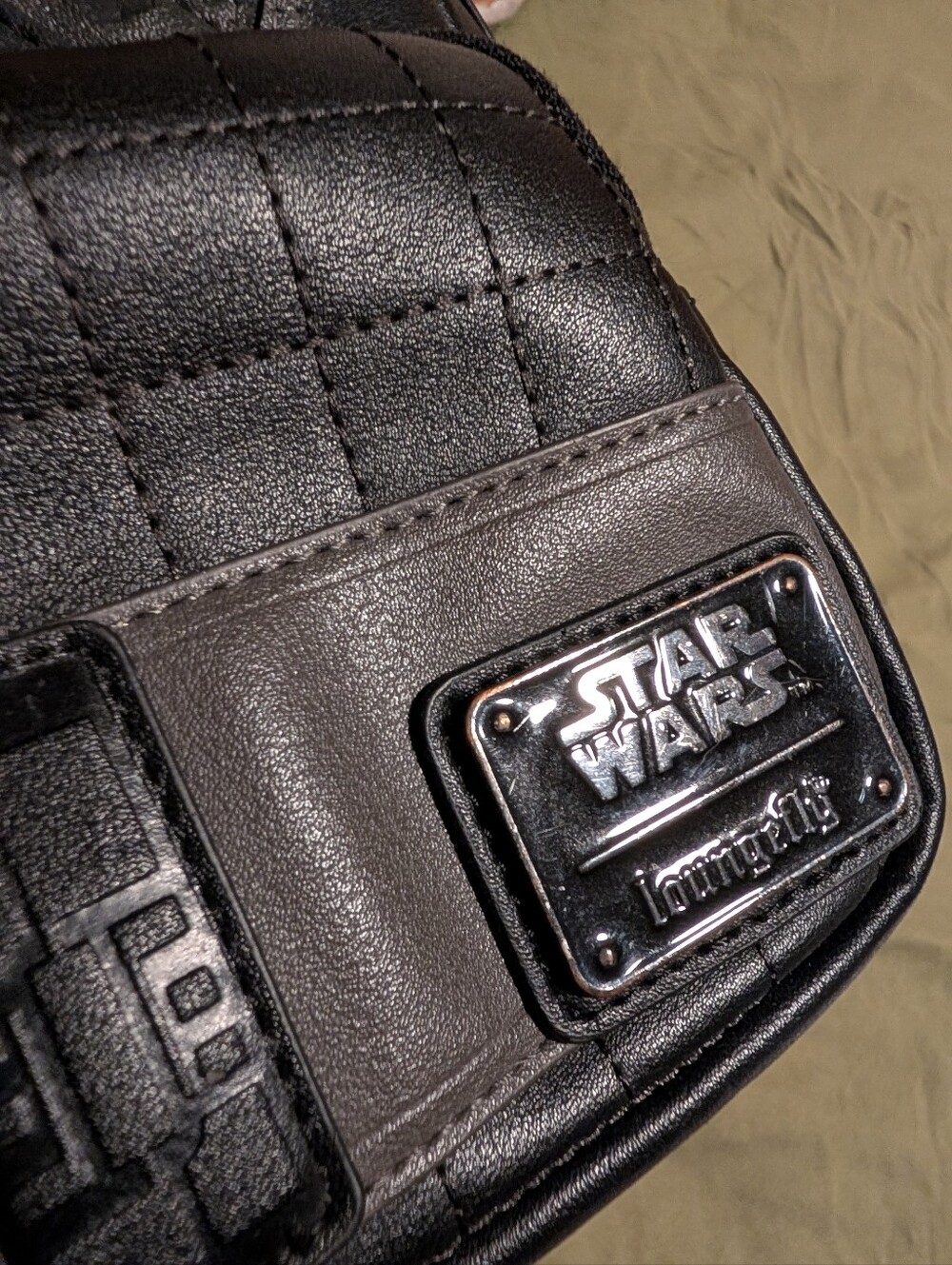 Used Star wars Kylo Ren Loungefly Bag - Picture 11 of 16
